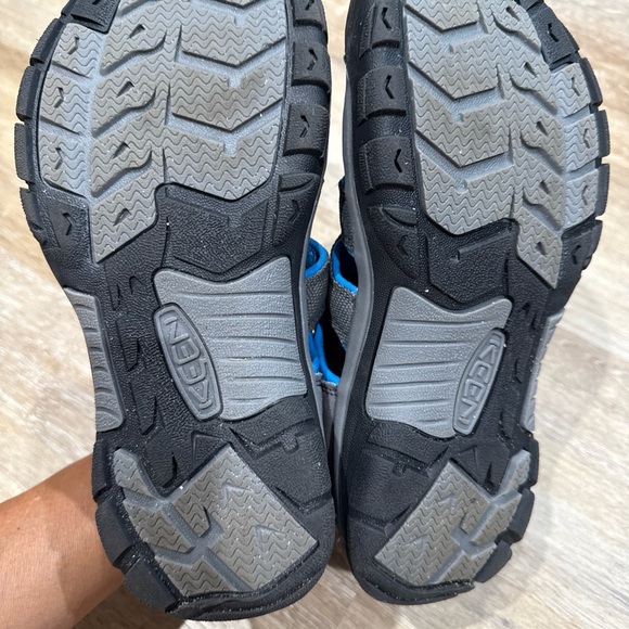 Keen Size 6 Blue and Gray Newport H2 Sandals with Toe Protection Magnet/Blue - Picture 5 of 10